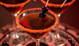 万圣节调酒爆料视频播放,揭秘热门视频播放背后的调酒艺术