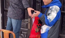家庭爆料爆笑视频,笑翻家庭！爆笑视频揭秘日常欢乐瞬间