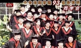 摆烂吃瓜后我爆红慢综免费,我的逆袭之路